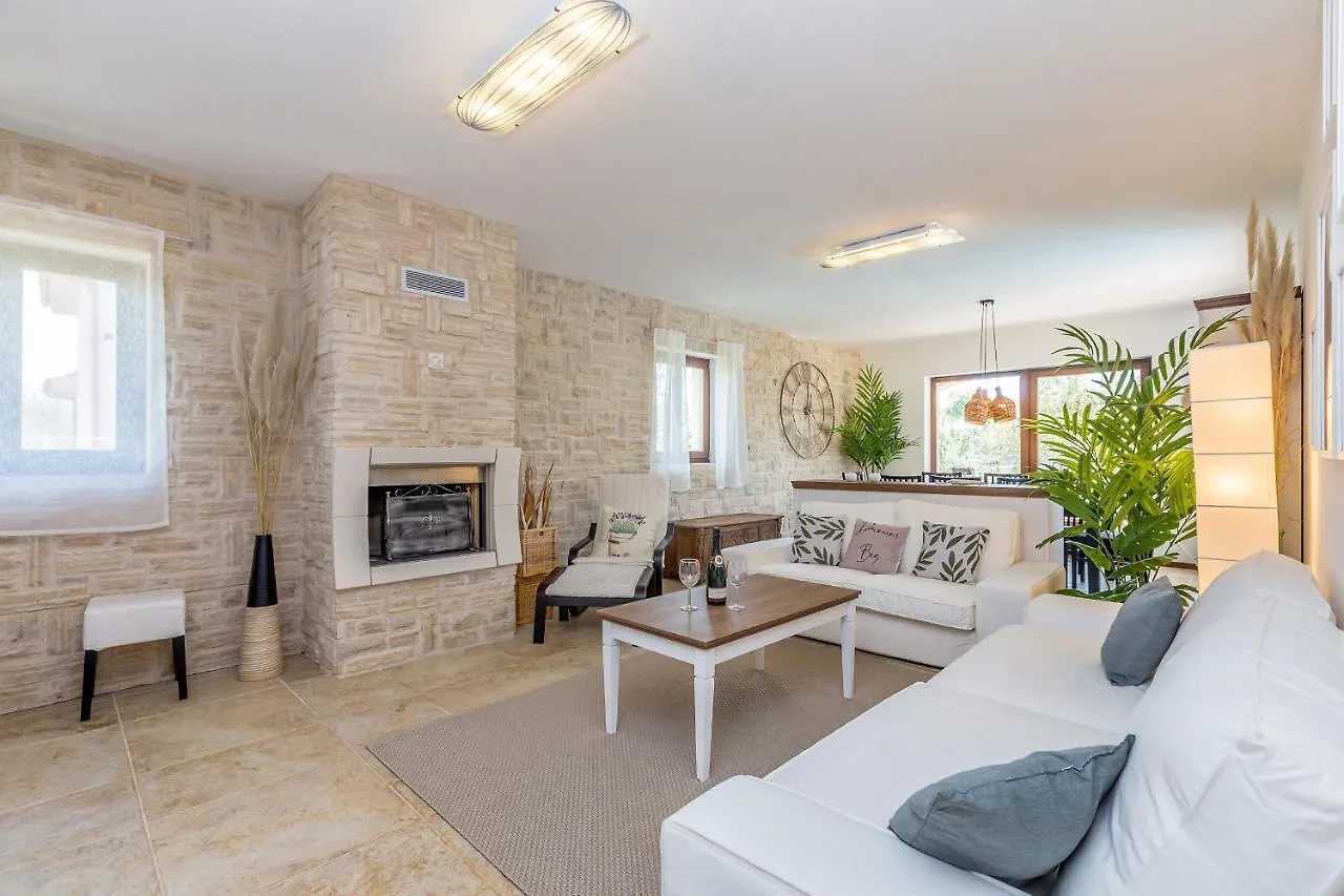 Holiday home Holiday House Casa D'Oro Strilcici