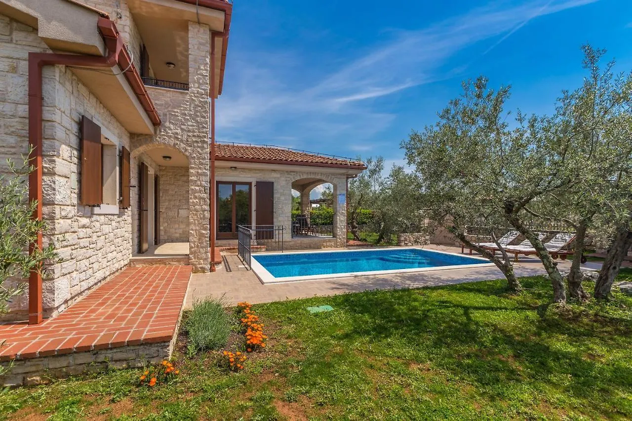 Holiday home Holiday House Casa D'Oro Strilcici