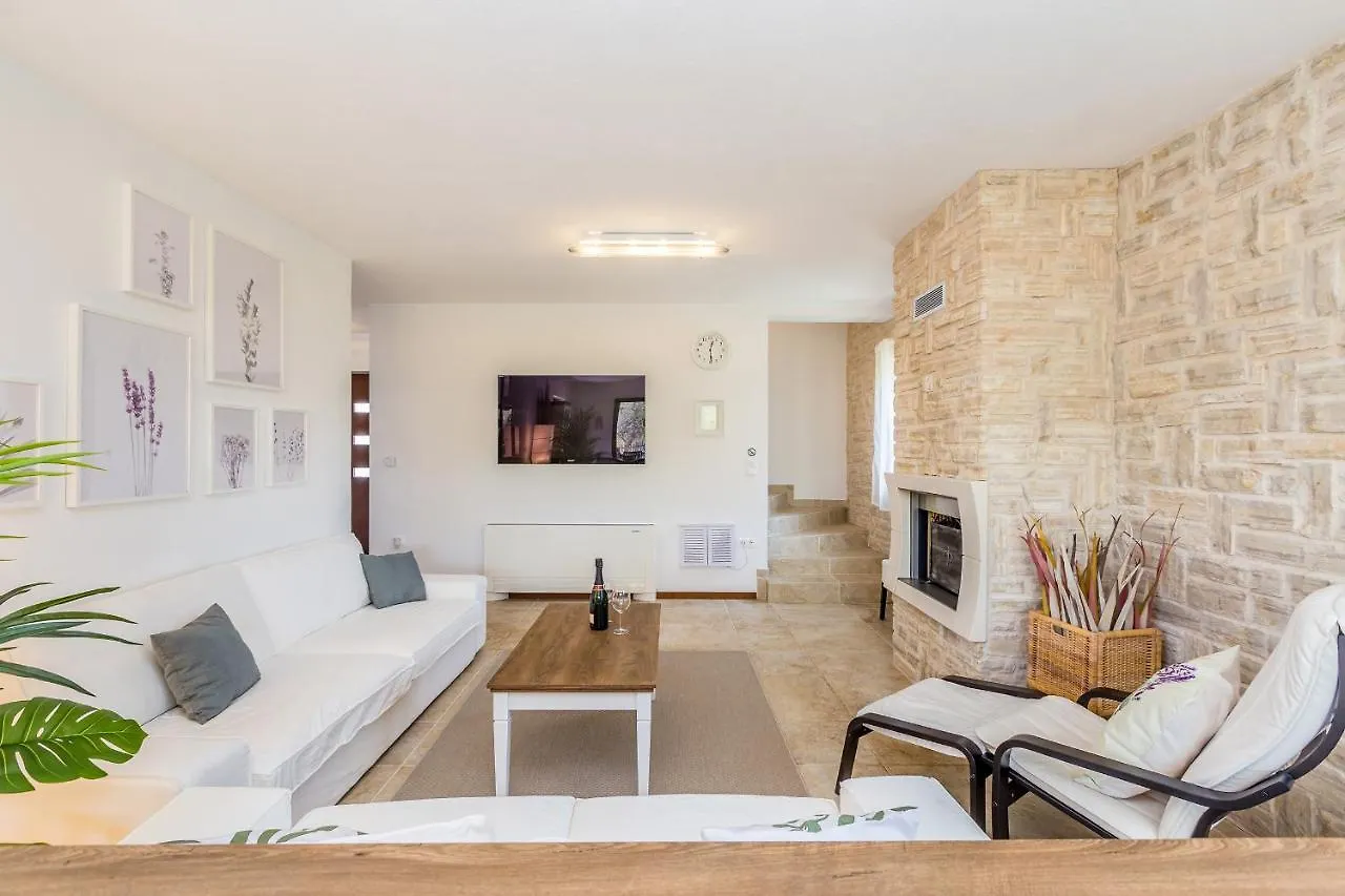 Holiday home Holiday House Casa D'Oro Strilcici