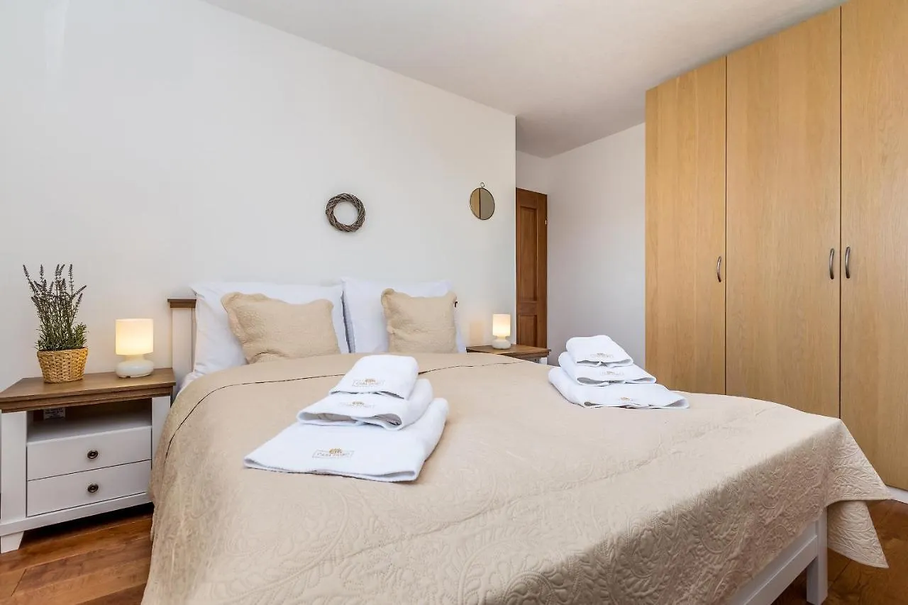 Holiday home Holiday House Casa D'Oro Strilcici